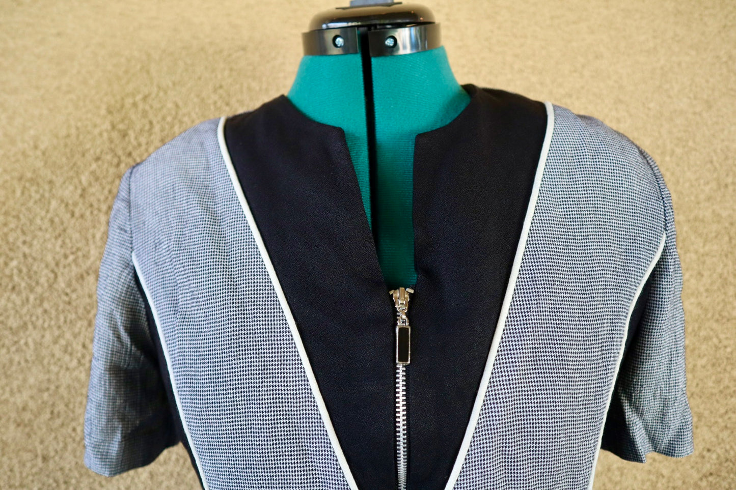 80's Zip up Top